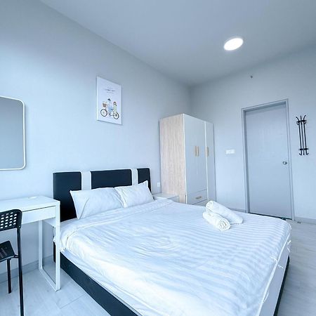 Vv Homestay Jesselton Quay Surla Sabah Mall Kk 亚庇贵赴行馆 Kota Kinabalu Buitenkant foto