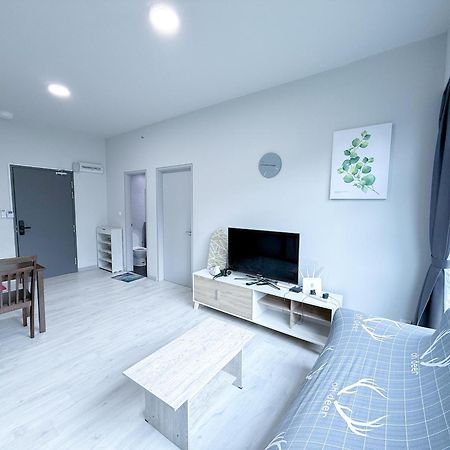 Vv Homestay Jesselton Quay Surla Sabah Mall Kk 亚庇贵赴行馆 Kota Kinabalu Buitenkant foto