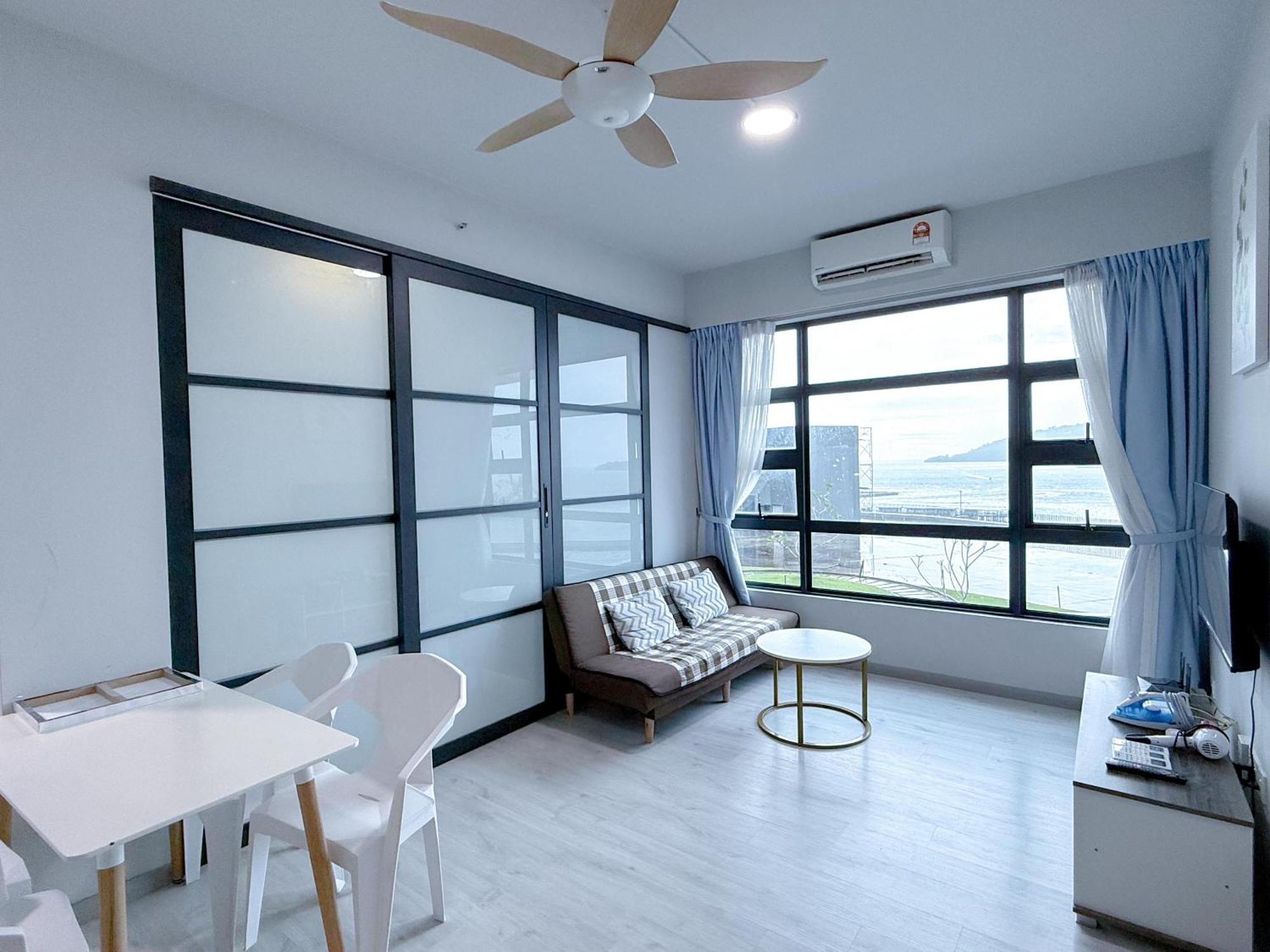 Vv Homestay Jesselton Quay Surla Sabah Mall Kk 亚庇贵赴行馆 Kota Kinabalu Buitenkant foto